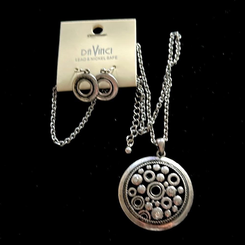 Da Vinci Circles Necklace Earring Set Silver Modern Circles Lead Nickel Free